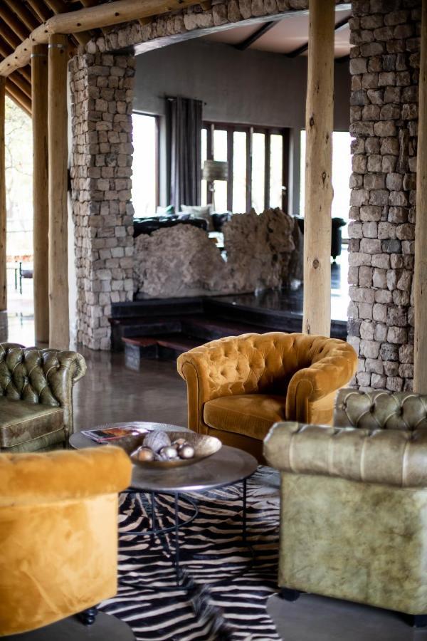 Etosha Oberland Lodge Okaukuejo Exterior foto